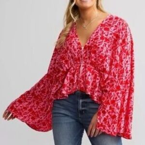 BAND OF THE FREE Medium Pink & Red Floral Batwing Flowy Colorful Blouse